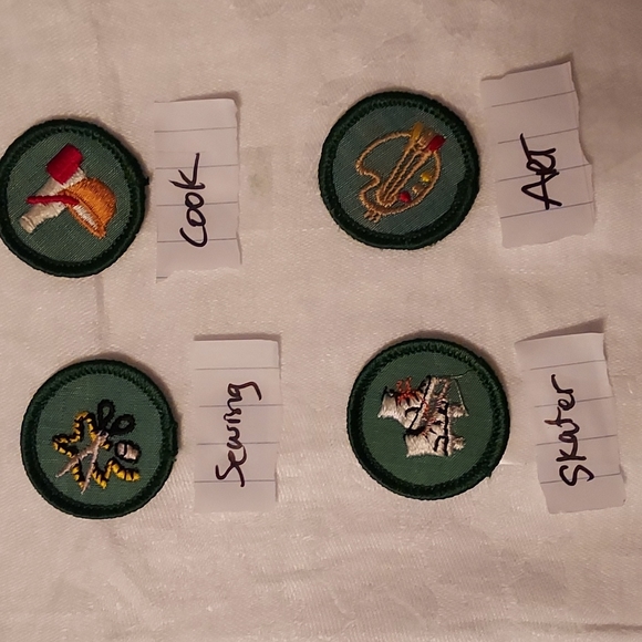 9pc. Lot Girl Scout Patches 1963-1980 - Picture 4 of 5